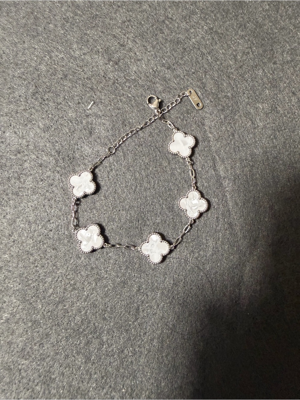 White Clover Link Bracelet - Women’s Silver Tone Jewelry